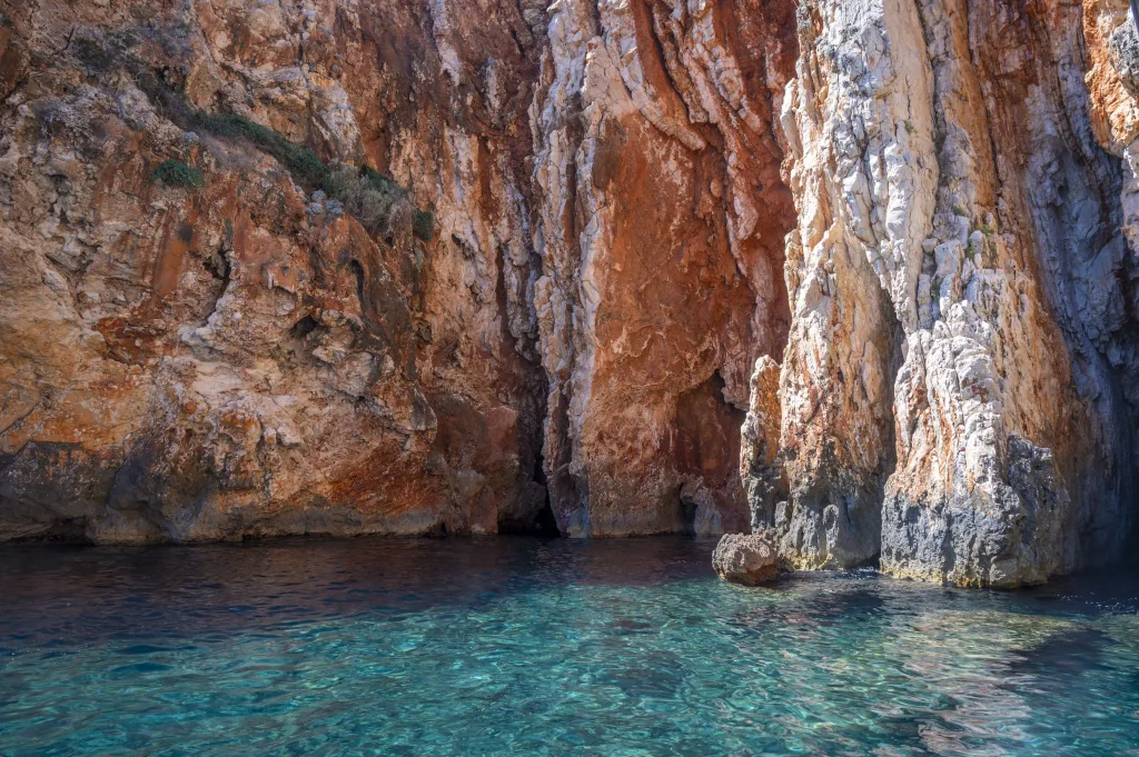 Red Rocks and Paklinski Islands boat tour